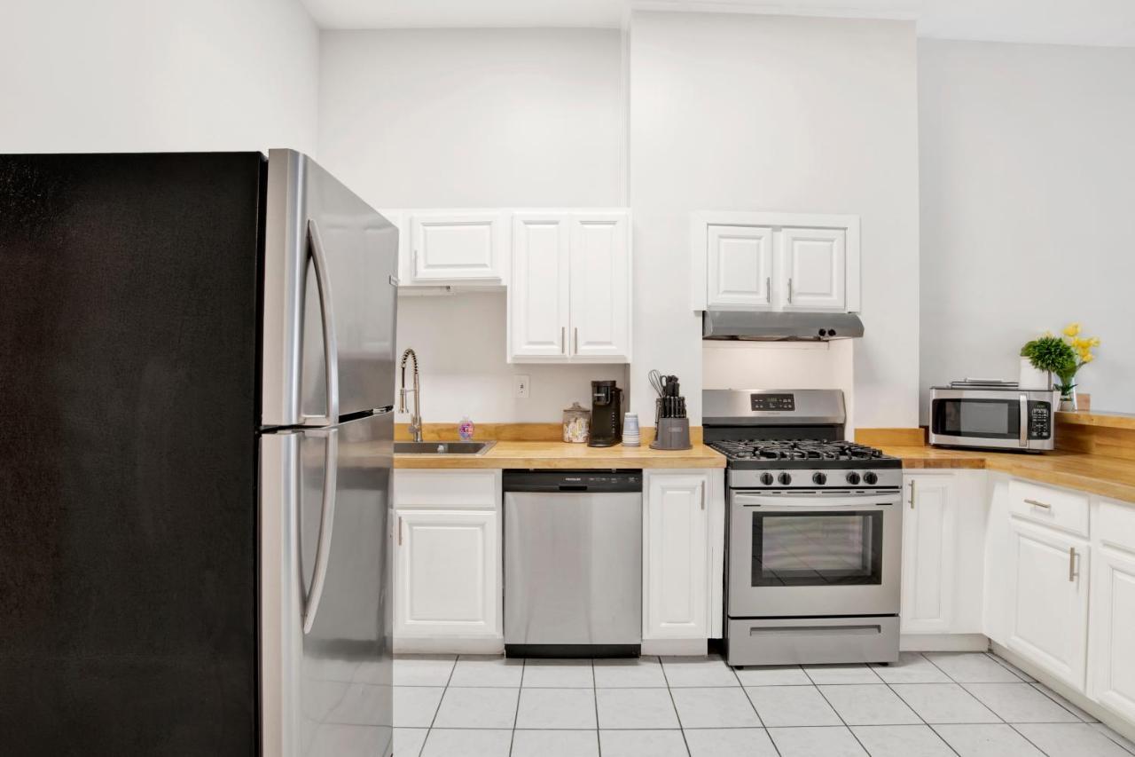 Stars On State In The Heart Of Downtown Apartment Mobile Exterior photo